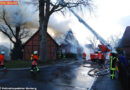 Deutschland: Brand zerstört Reetdachhaus in Garlstorf -> 1 Mio. Schaden