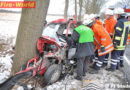 D: Pkw bei Anprall an Baum nahezu zerquetscht -> 21-Jähriger getötet