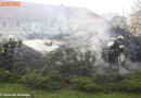 Oö: Böschungsbrand beim Pfarrheim in Alkoven