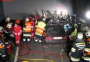 Nö: Pkw prallt seitlich gegen Lkw -> Lenker lebensgefährlich verletzt