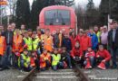 Ktn: Feuerwehrjugend Hermagor zwischen Militärfahrzeug und Lokomotive