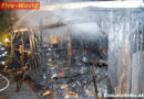 Nö: Holzschuppen beim Eintreffen der Feuerwehr in Vollbrand
