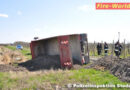 D: Lkw beim Abkippen auf die Seite gestürzt -> Fahrer schwer verletzt