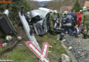 Stmk: Pkw von Zug gerammt -> Personenrettung in Wies