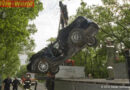 Nö: Pkw prallt seitlich frontal gegen Baum -> Lenker eingeklemmt