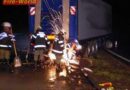 Stmk: Sattelzug durchbricht auf der A2 die Mittelleitschiene
