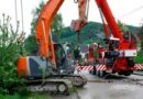 Nö: 25to Kettenbagger beim Verladen abgestürzt
