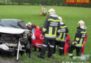 Oö: Bergeschereneinsatz bei Verkehrsunfall in Moosdorf