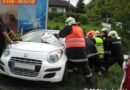 Nö: Fahrzeuglenker mittels hydr. Rettungsgerätes aus Fahrzeug befreit