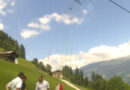 Tirol: Gleitschirm samt Pilot in Stromleitung