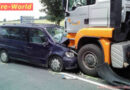 Oö: Kollision mit zwei Pkw und einem Lkw in Oftering