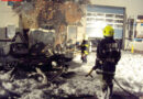 Oö: Brand eines Lkws greift auf Firmengebäude über -> Utzenaich