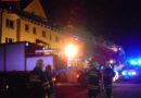 Oö: Person hing aus Fenster -> Von Feuerwehr gerettet