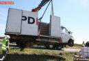 Nö: Klein-Lkw überschlägt sich in Vösendorf