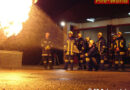Oö: Heißausbildung -> Feuerwehr trainiert an einem Brandsimulationscontainer