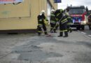 Oö: Pkw prallte gegen Hausmauer -> Puchheim