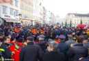 Oö: Feuerwehrjugend Schärding übergibt das Friedenslicht