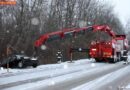Nö: Pkw kommt nach Unfall auf einer steilen Böschung zum stehen