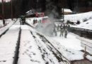 Oö: Fahrzeug nach Unfall mit Lokalbahn in Brand geraten