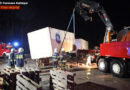 Oö: Wechsel-Container in aufgeweichtem Boden in Hinzenbach eingesunken