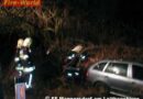 Nö: Fahrzeug nach Ausritt in den Straßengraben freigeschnitten