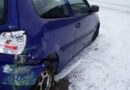 Nö: Pkw bleibt nach Unfall mit Achsbruch liegen
