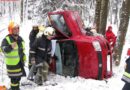 Oö: Verkehrsunfall mit eingeklemmter Person beim Diesenbach