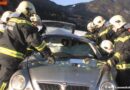 Stmk: Zwei eingeklemmte Personen nach schweren Unfall