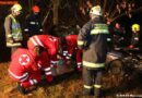 Oö: Pkw landet nach schweren Unfall im Bachbett