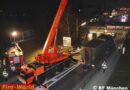 Bayern: Dritter Lkw, der unter der Brücke steckte -> Kraneinsatz