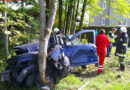 Oö: Mit Pkw frontal gegen Baum gekracht