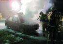 Oö: Motorraum eines Pkw stand in Vollbrand