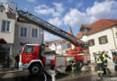 Nö: Fünf Feuerwehr beübten Dachstuhlgroßbrand in Weissenkirchen