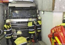 D: Lkw-Fahrer zwischen Tür und Wand eingeklemmt -> München