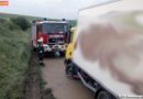 Nö: Lkw gerät ins rutschen und droht umzustürzen