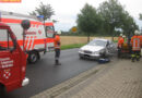 Deutschland: Pkw gegen Pkw, Baum und Straßenrand