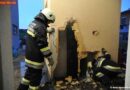 Oö: Schwelbrand unter Atemschutz gelöscht