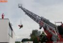 Oö: Verletzter Arbeiter von Dach abgeseilt