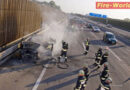 Nö: Pkw-Vollbrand neben Lärmschutzwand auf der A2 bei Baden