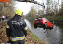 Oö: Mit Auto in Alkoven in der Aschach gelandet