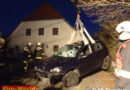 Oö: Auto in Tragwein in Hauseinfahrt gestürzt