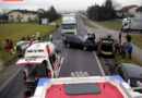 Oö: Blechsalat nach Unfall zwischen drei Pkw und Lkw