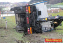 Oö: Lkw in Kurve auf der B 127 umgestürzt