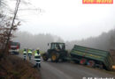 Bgld: Traktor-Maisanhänger in Pinkafeld mit zwei Seilwinden geborgen