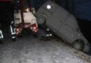 Oö: Mehrere Fahrzeuge rutschen bei Schneefall von der Straße