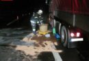Nö: Defekter Lkw verursacht hunderte Meter lange Ölspur