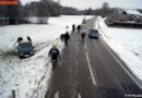 Oö: Zwei Fahrzeuge kollidieren in einer Kurve