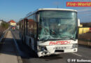 Nö: Autobus gegen Pkw in Sollenau -> Eine Person leicht verletzt