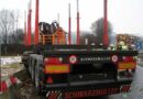 Stmk: Unfall auf der A9 -> Lkw sitzt auf der Betonleitwand auf