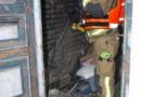 Nö: Sanitäter retten Person aus brennendem Haus
